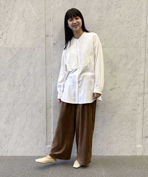 ONIGIRI（オニギリ）の「ベロア　ワイドパンツ（その他パンツ・レディース・ブラウン/グリーン・MEDIUM/LARGE）」の17枚目の写真