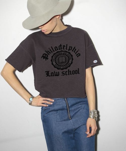 Champion(チャンピオン)の「Another Edition×Championプリントショートスリーブ/BC AE×Champion PRT SSL◆(Tシャツ/カットソー・レディース・ブラック/グレー/イエロー・フリー)」の2枚目の写真