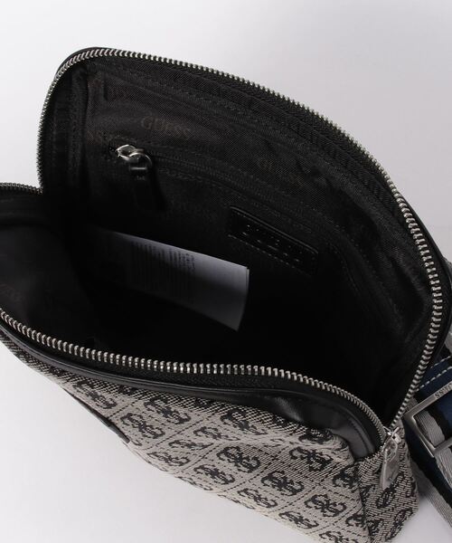 Guess（ゲス）の「STRAVE  Crossbody（ショルダーバッグ・メンズ・ブラック/ライトベージュ/グレー・ONE SIZE）」の6枚目の写真