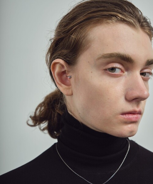 and cloud（アンドクラウド）の「Circle / Drop Reversible Tragus Cuff（イヤーカフ・レディース・ブラック/イエローゴールド/シルバー・FREE）」の10枚目の写真