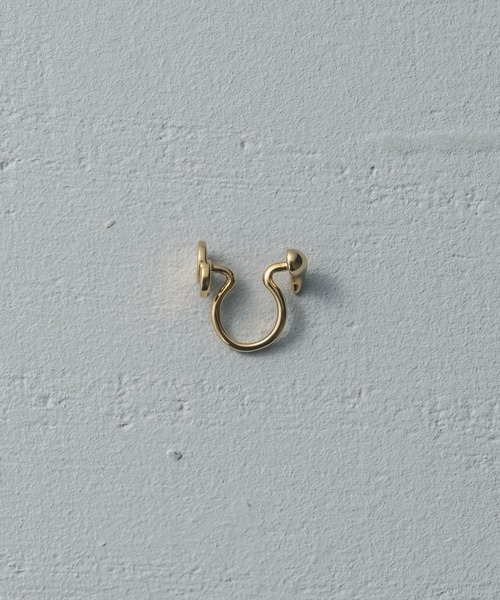 and cloud（アンドクラウド）の「Circle / Drop Reversible Tragus Cuff（イヤーカフ・レディース・ブラック/イエローゴールド/シルバー・FREE）」の14枚目の写真