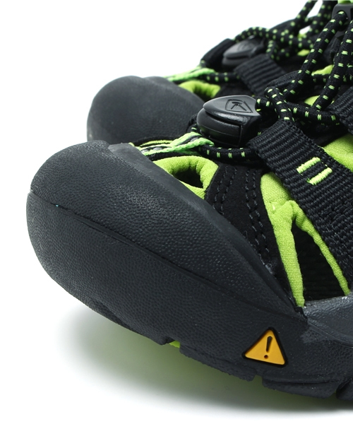 KEEN（キーン）の「NEWPORT H2 / ニューポート エイチツー / キッズ サンダル（サンダル・キッズ・ブラック・19.5cm/18.5cm/17cm/18cm/15cm/16cm/22cm/23.5cm/21cm/20cm/22.5cm）」の5枚目の写真