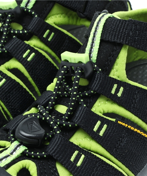 KEEN（キーン）の「NEWPORT H2 / ニューポート エイチツー / キッズ サンダル（サンダル・キッズ・ブラック・19.5cm/18.5cm/17cm/18cm/15cm/16cm/22cm/23.5cm/21cm/20cm/22.5cm）」の6枚目の写真