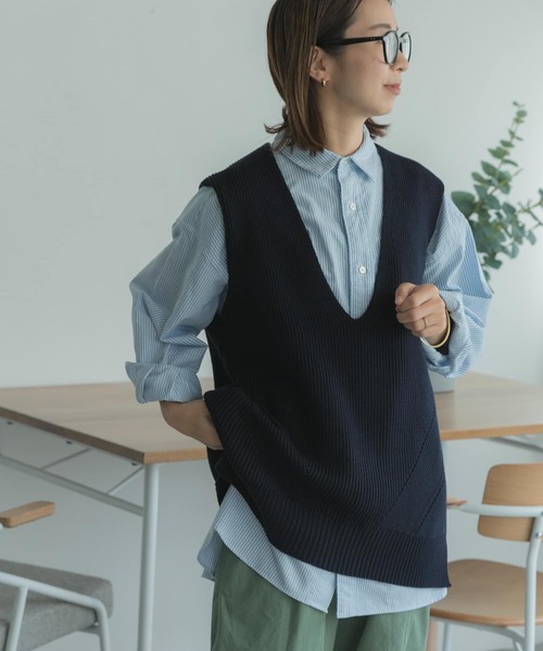 FORK&SPOON（フォークアンドスプーン）の「FORK&SPOON　ハイツイスト両畦ベスト（ベスト・レディース・オフホワイト/ネイビー・1）」の2枚目の写真