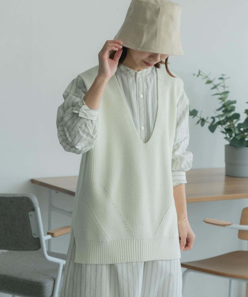 FORK&SPOON（フォークアンドスプーン）の「FORK&SPOON　ハイツイスト両畦ベスト（ベスト・レディース・オフホワイト/ネイビー・1）」の21枚目の写真