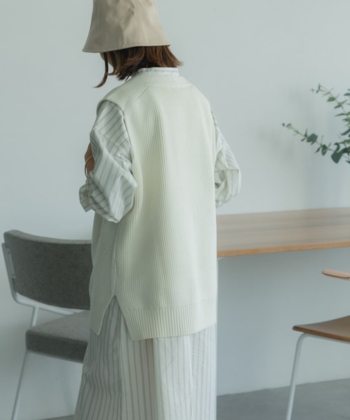 FORK&SPOON（フォークアンドスプーン）の「FORK&SPOON　ハイツイスト両畦ベスト（ベスト・レディース・オフホワイト/ネイビー・1）」の3枚目の写真