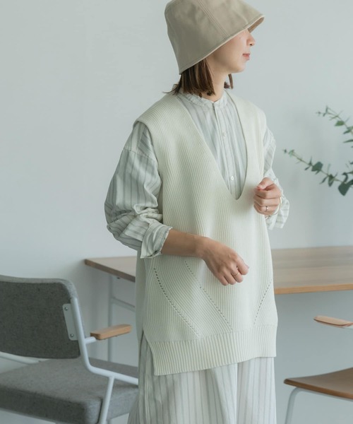 FORK&SPOON（フォークアンドスプーン）の「FORK&SPOON　ハイツイスト両畦ベスト（ベスト・レディース・オフホワイト/ネイビー・1）」の4枚目の写真