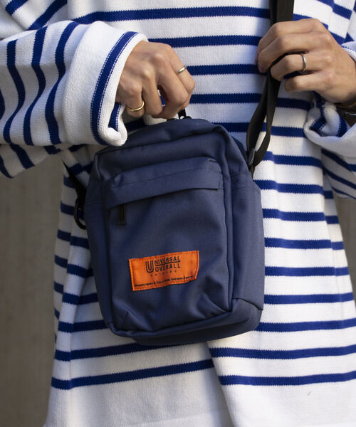 UNIVERSAL OVERALL(ユニバーサルオーバーオール)の「【UNIVERSAL OVERALL/ユニバーサルオーバーオール】スクエアミニショルダーバッグ(ショルダーバッグ・メンズ・チャコールグレー/バーガンディー/ブラック/ブルー・FREE)」の4枚目の写真