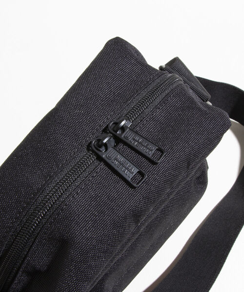 UNIVERSAL OVERALL(ユニバーサルオーバーオール)の「【UNIVERSAL OVERALL/ユニバーサルオーバーオール】スクエアミニショルダーバッグ(ショルダーバッグ・メンズ・チャコールグレー/バーガンディー/ブラック/ブルー・FREE)」の14枚目の写真