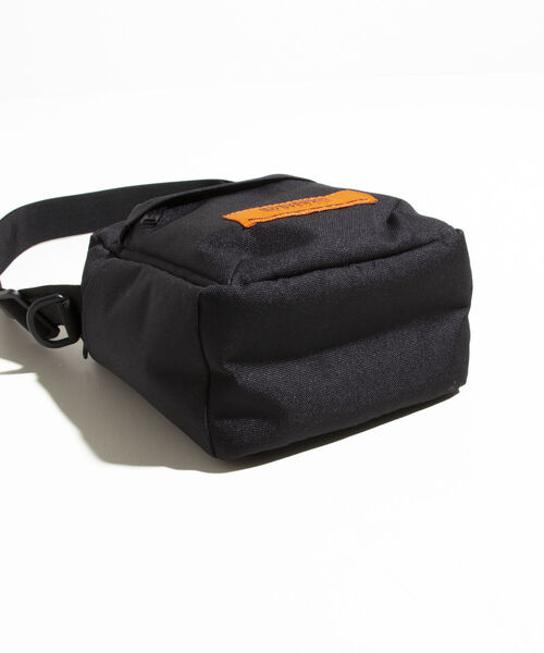 UNIVERSAL OVERALL(ユニバーサルオーバーオール)の「【UNIVERSAL OVERALL/ユニバーサルオーバーオール】スクエアミニショルダーバッグ(ショルダーバッグ・メンズ・チャコールグレー/バーガンディー/ブラック/ブルー・FREE)」の17枚目の写真