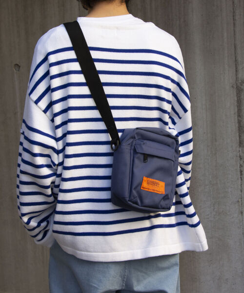 UNIVERSAL OVERALL(ユニバーサルオーバーオール)の「【UNIVERSAL OVERALL/ユニバーサルオーバーオール】スクエアミニショルダーバッグ(ショルダーバッグ・メンズ・チャコールグレー/バーガンディー/ブラック/ブルー・FREE)」の20枚目の写真