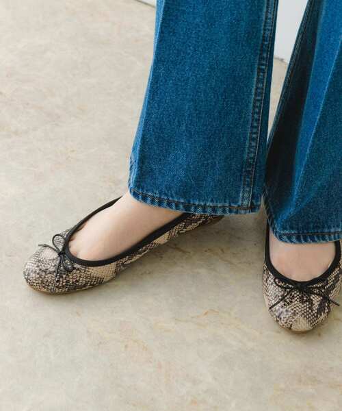 RODE SKO(ロデスコ)の「『35~40サイズ展開』『MADE IN JAPAN』プレーンバレエシューズ(バレエシューズ・レディース・ブラック/アニマル/ホワイト/ブラック系その他/ライトインディゴブルー・37/36/38/35/39/40/36.5/37.5/38.5)」の7枚目の写真