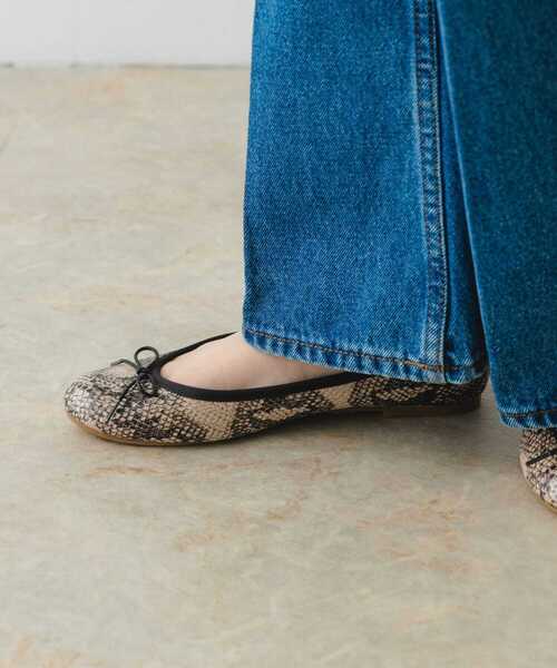 RODE SKO(ロデスコ)の「『35~40サイズ展開』『MADE IN JAPAN』プレーンバレエシューズ(バレエシューズ・レディース・ブラック/アニマル/ホワイト/ブラック系その他/ライトインディゴブルー・37/36/38/35/39/40/36.5/37.5/38.5)」の9枚目の写真