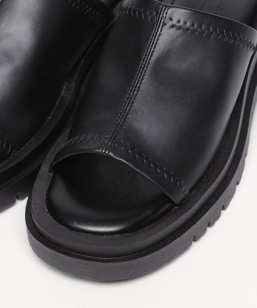 LAKOLE(ラコレ)の「タンクソールスライドサンダル / 188046(スリッポン・レディース・ブラック/グレイッシュベージュ/パイソン・MEDIUM/LARGE)」の20枚目の写真