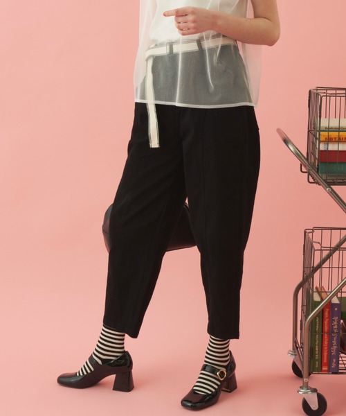 MERLOT（メルロー）の「ベルト付きテーパードパンツ（チノパンツ・レディース・ブラック/ナチュラル・FREE）」の20枚目の写真