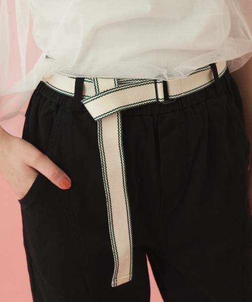 MERLOT（メルロー）の「ベルト付きテーパードパンツ（チノパンツ・レディース・ブラック/ナチュラル・FREE）」の18枚目の写真