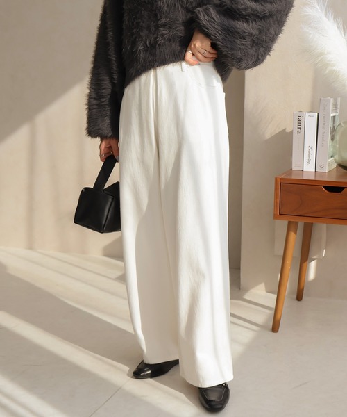 Social GIRL(ソーシャルガール)の「ハイウエストホックタックワイドデニムパンツ(デニムパンツ・レディース・ブラック/サックスブルー/オフホワイト/ブルー・M/L)」の2枚目の写真