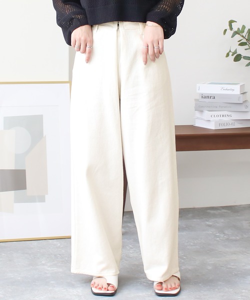 Social GIRL(ソーシャルガール)の「ハイウエストホックタックワイドデニムパンツ(デニムパンツ・レディース・ブラック/サックスブルー/オフホワイト/ブルー・M/L)」の5枚目の写真