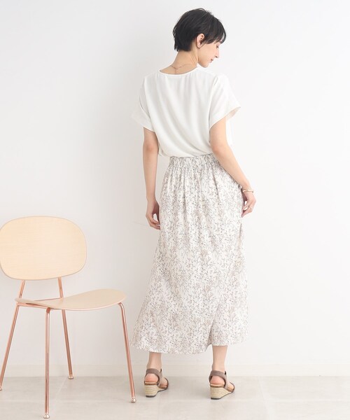 SHOO・LA・RUE（シューラルー）の「◆【接触冷感/セットアップ可/イージ―ケア】Vネックチュニック（チュニック・レディース・マスタード/ベージュ/カーキ/ブラック/オフホワイト・00）」の11枚目の写真