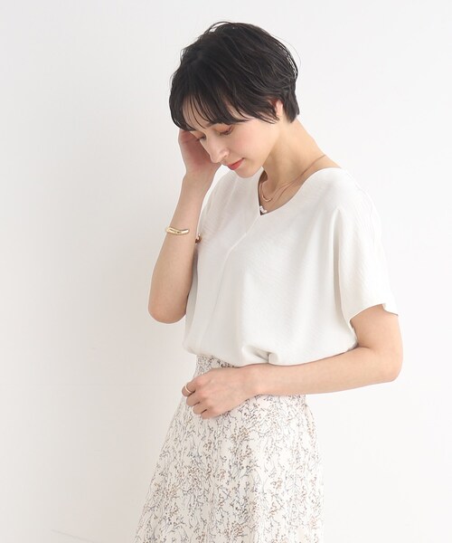 SHOO・LA・RUE（シューラルー）の「◆【接触冷感/セットアップ可/イージ―ケア】Vネックチュニック（チュニック・レディース・マスタード/ベージュ/カーキ/ブラック/オフホワイト・00）」の14枚目の写真