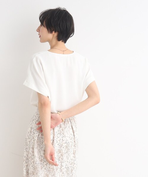 SHOO・LA・RUE（シューラルー）の「◆【接触冷感/セットアップ可/イージ―ケア】Vネックチュニック（チュニック・レディース・マスタード/ベージュ/カーキ/ブラック/オフホワイト・00）」の15枚目の写真