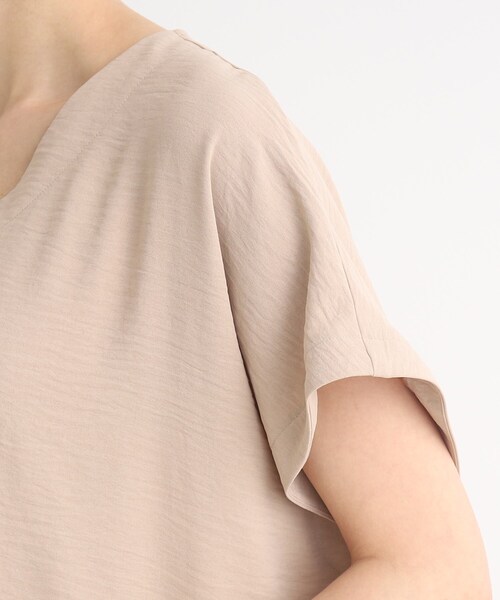 SHOO・LA・RUE（シューラルー）の「◆【接触冷感/セットアップ可/イージ―ケア】Vネックチュニック（チュニック・レディース・マスタード/ベージュ/カーキ/ブラック/オフホワイト・00）」の9枚目の写真