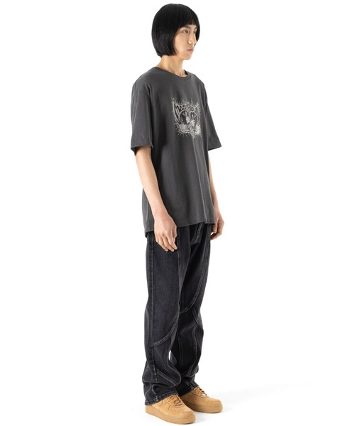 MASSNOUN(マスノウン)の「A'GEM/9 × .kom『MASSNOUN/マスノウン』BABARIAN T-SHIRTS /バーバリアン 半袖カットソー(Tシャツ/カットソー・メンズ・チャコールグレー/ブラック・L)」の13枚目の写真