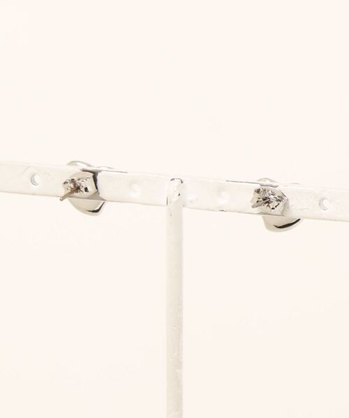 titivate（ティティベイト）の「ニュアンスハートピアス（ピアス（両耳用）・レディース・シルバー/ゴールド・FREE）」の11枚目の写真