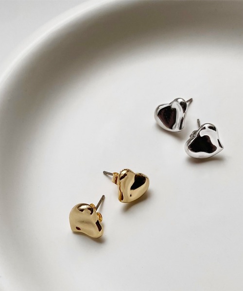 titivate（ティティベイト）の「ニュアンスハートピアス（ピアス（両耳用）・レディース・シルバー/ゴールド・FREE）」の5枚目の写真