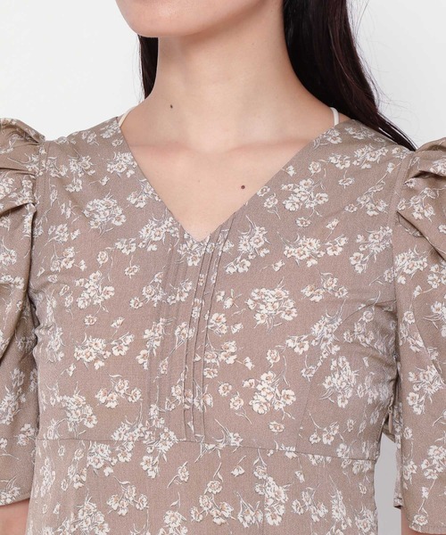 mysty woman（ミスティウーマン）の「パワショルエンパイアワンピース　975658（ワンピース・レディース・ブラック/グリーン/ベージュ・FREE）」の12枚目の写真