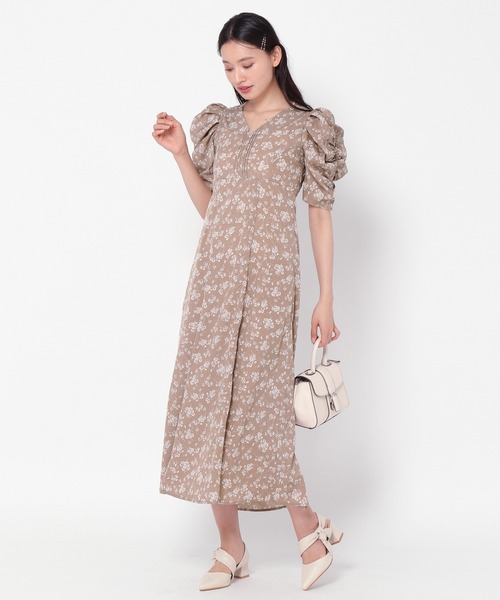 mysty woman（ミスティウーマン）の「パワショルエンパイアワンピース　975658（ワンピース・レディース・ブラック/グリーン/ベージュ・FREE）」の7枚目の写真