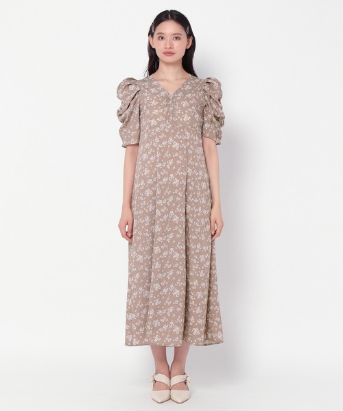 mysty woman（ミスティウーマン）の「パワショルエンパイアワンピース　975658（ワンピース・レディース・ブラック/グリーン/ベージュ・FREE）」の8枚目の写真