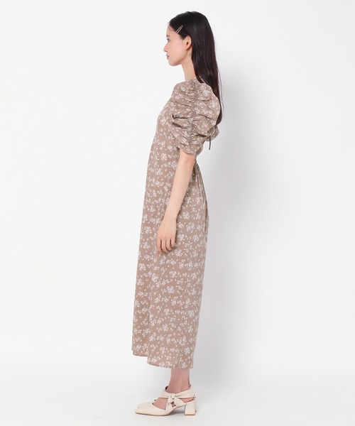 mysty woman（ミスティウーマン）の「パワショルエンパイアワンピース　975658（ワンピース・レディース・ブラック/グリーン/ベージュ・FREE）」の9枚目の写真