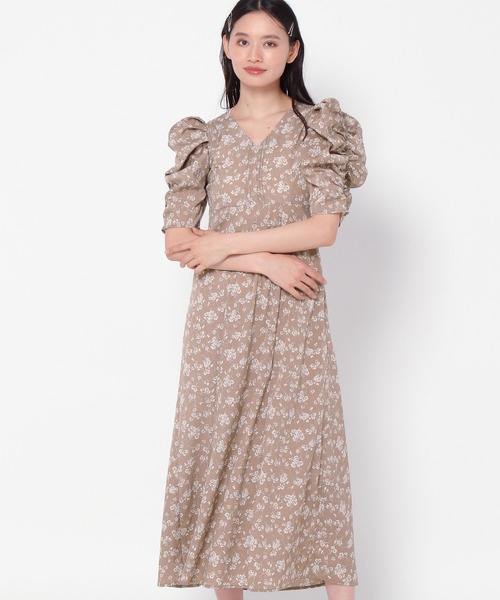 mysty woman（ミスティウーマン）の「パワショルエンパイアワンピース　975658（ワンピース・レディース・ブラック/グリーン/ベージュ・FREE）」の21枚目の写真