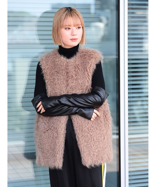 Ray BEAMS(レイビームス)の「Ray BEAMS / フェイクレザー リブ ロング アームウォーマー(アームカバー・レディース・ブラック/グレー・ONE SIZE)」の8枚目の写真