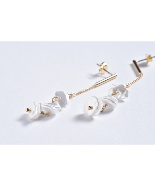 tone(トーン)の「【Astyle】3連ケシパール×チェーンピアス(MA)(ピアス(両耳用)・レディース・ゴールド・FREE)」の2枚目の写真