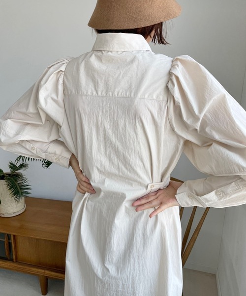 LOWRYS FARM（ローリーズファーム）の「パワショルロングシャツ　968605（シャツ/ブラウス・レディース・ブラック/アイボリー/ネイビー・FREE）」の8枚目の写真