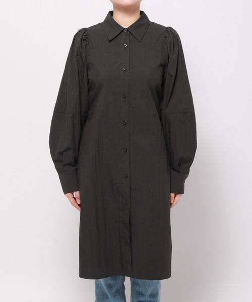 LOWRYS FARM（ローリーズファーム）の「パワショルロングシャツ　968605（シャツ/ブラウス・レディース・ブラック/アイボリー/ネイビー・FREE）」の15枚目の写真