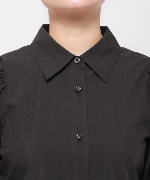 LOWRYS FARM（ローリーズファーム）の「パワショルロングシャツ　968605（シャツ/ブラウス・レディース・ブラック/アイボリー/ネイビー・FREE）」の21枚目の写真