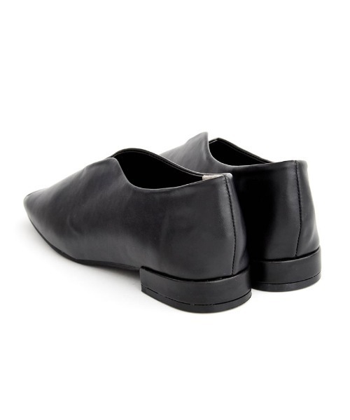 Re:EDIT(リエディ)の「スクエアトゥUカットデザインローヒールパンプス(パンプス・レディース・ゴールド/ブラック/シルバー・SMALL/LARGE/MEDIUM)」の16枚目の写真