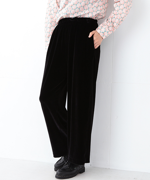 BEAMS BOY(ビームスボーイ)の「BEAMS BOY / ベロア イージーパンツ(その他パンツ・レディース・ブラック/ネイビー・ONE SIZE)」の2枚目の写真