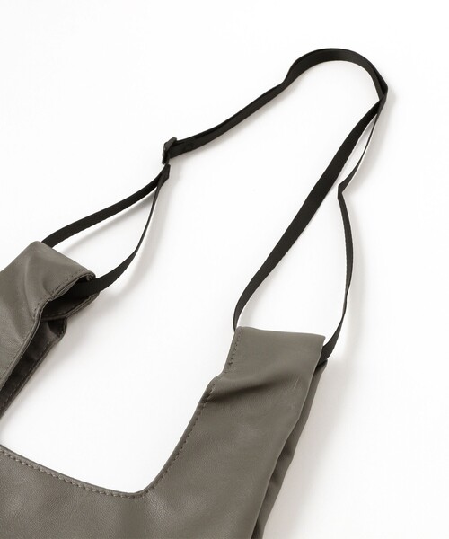 bpr BEAMS（ビーピーアール ビームス ）の「フェイクレザー ショッパー（エコバッグ/サブバッグ・メンズ・ブラック/ミント/サックスブルー/ピンク/ベージュ/グレー/オフホワイト/カーキ・ONE SIZE）」の21枚目の写真