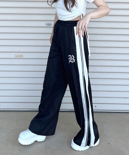 non-hedge(ノンヘッジ)の「ロゴ刺繍ラインジップパンツ(その他パンツ・レディース・チャコールグレー/ブラック/モカ・FREE)」の2枚目の写真