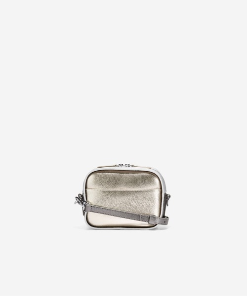 COLE HAAN（コールハーン）の「エッセンシャル クロスボディー