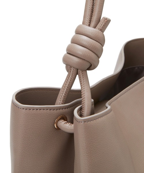 TREASURE TOPKAPI（トレジャートプカピ）の「【TREASURE TOPKAPI】ノットデザイン ハンドル トート バッグ（トートバッグ・レディース・ブラック/ベージュ/グレイッシュベージュ/ライトグレー/グレイッシュブルー・FREE）」の9枚目の写真