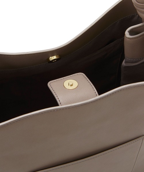 TREASURE TOPKAPI（トレジャートプカピ）の「【TREASURE TOPKAPI】ノットデザイン ハンドル トート バッグ（トートバッグ・レディース・ブラック/ベージュ/グレイッシュベージュ/ライトグレー/グレイッシュブルー・FREE）」の13枚目の写真