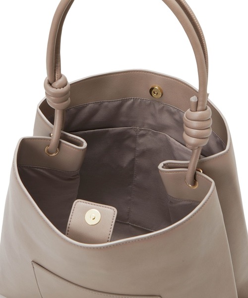 TREASURE TOPKAPI（トレジャートプカピ）の「【TREASURE TOPKAPI】ノットデザイン ハンドル トート バッグ（トートバッグ・レディース・ブラック/ベージュ/グレイッシュベージュ/ライトグレー/グレイッシュブルー・FREE）」の16枚目の写真