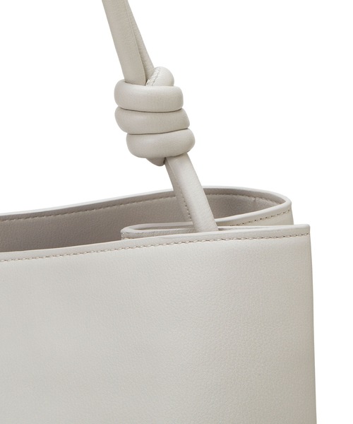 TREASURE TOPKAPI（トレジャートプカピ）の「【TREASURE TOPKAPI】ノットデザイン ハンドル トート バッグ（トートバッグ・レディース・ブラック/ベージュ/グレイッシュベージュ/ライトグレー/グレイッシュブルー・FREE）」の19枚目の写真