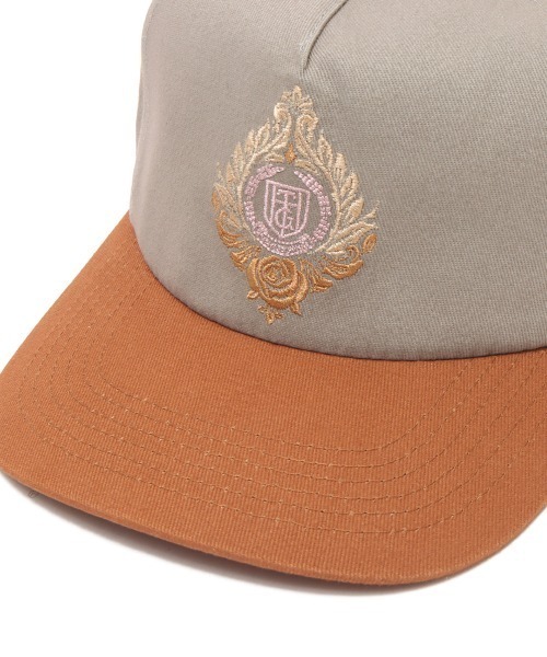 HONOR THE GIFT（オナーザギフト）の「HONOR THE GIFT HERITAGE CREST LOGO HAT / オナー ザ ギフト ヘリテージ クレスト ロゴ ハット（キャップ・メンズ・グレー・ONE SIZE）」の2枚目の写真