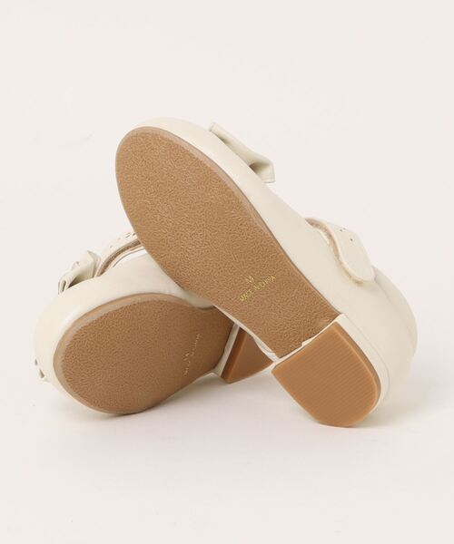 axes femme（アクシーズファム）の「フラワーパンチングパンプス（パンプス・キッズ・ブラック/キナリ・MEDIUM/X-LARGE/LARGE）」の4枚目の写真